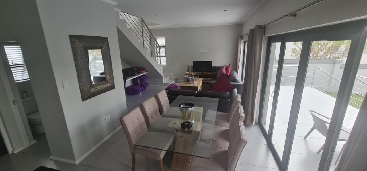 Heaven and Tranquility at River Glades in Lonehill - B&B Sandton