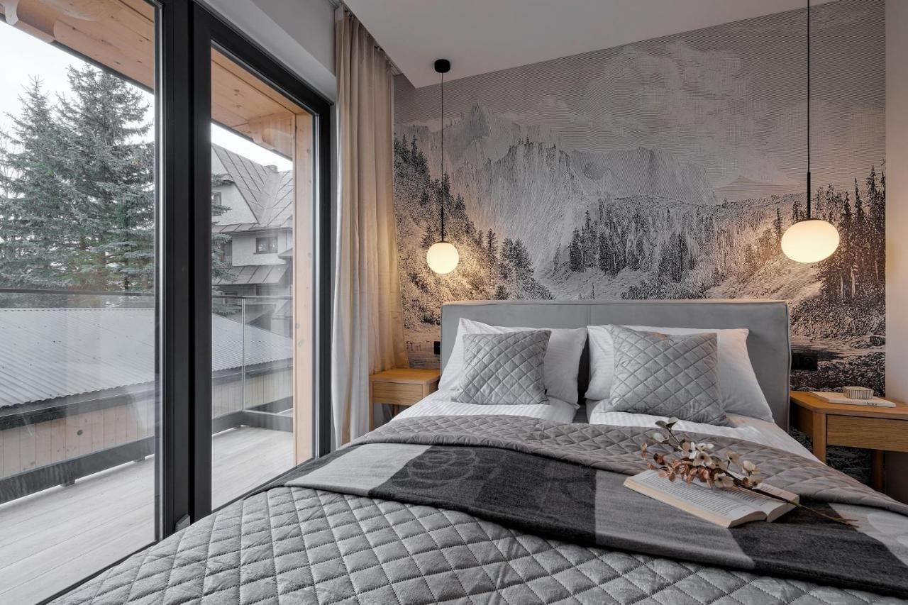 Deluxe One-Bedroom Apartment