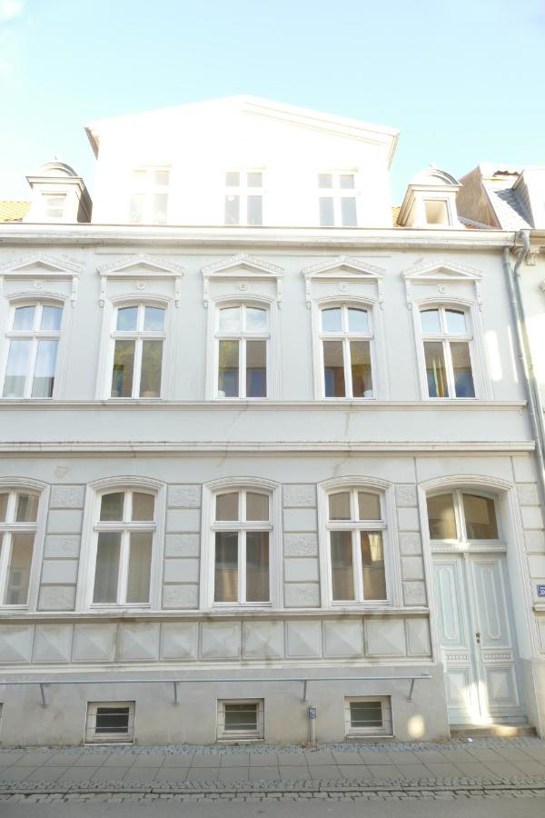 Innenstadt - 110m2 wunderschöner Altbau am Landesmuseum mit 3 Schlafzimmern und 2 Bädern - Chambres d’hôtes Greifswald