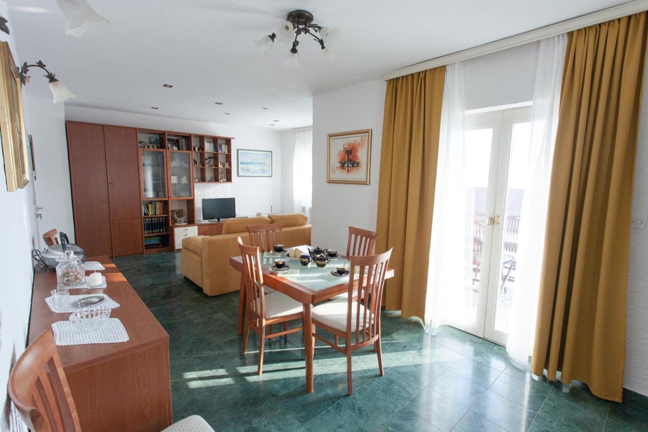 Apartmani Dajana - B&B Primošten