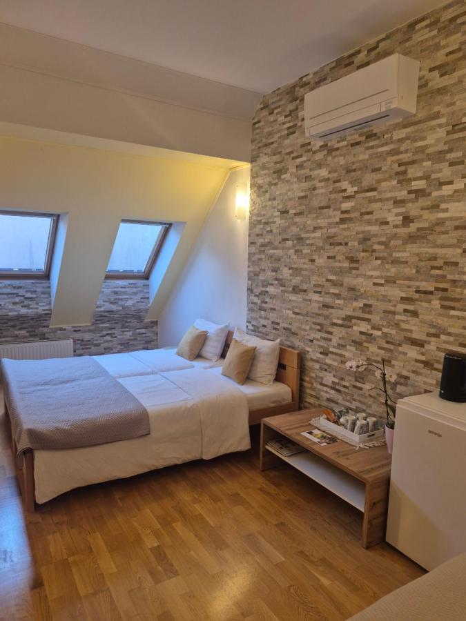 Camera Familiare con Bagno Privato