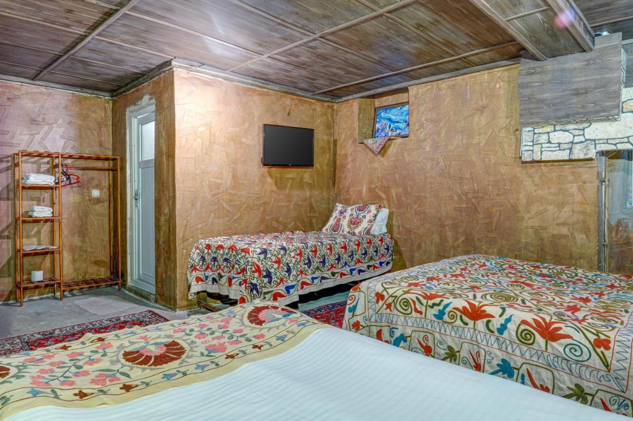 Economy Triple Room