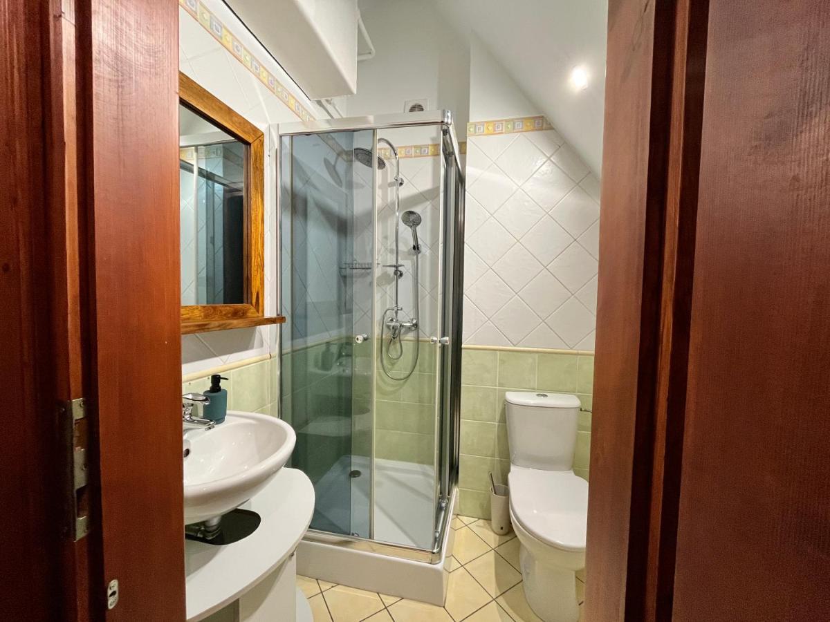 Single Room with Shared Shower and Toilet