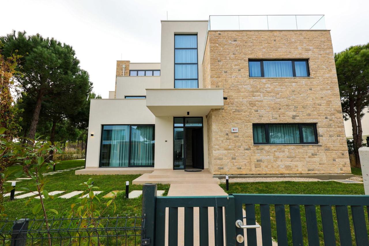 Villa Deluxe
