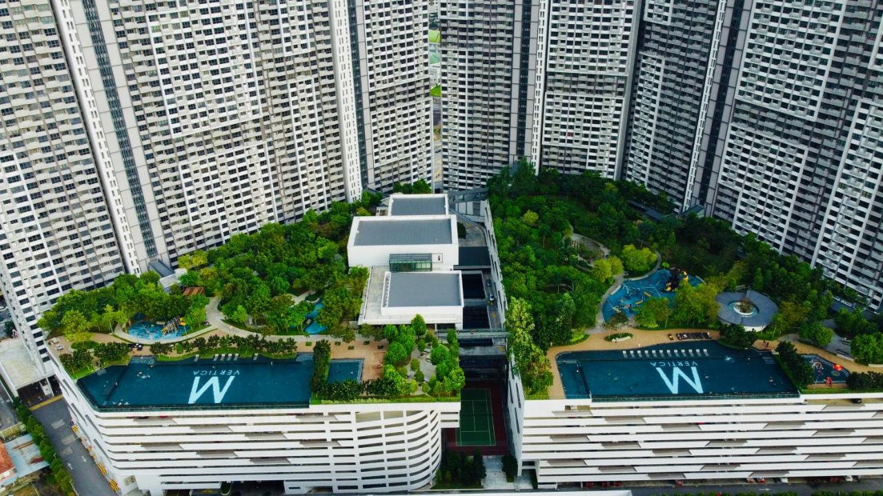 Luxury 4 Bedroom Suite at Kuala Lumpur near Maluri MRT By Suhad Suits KL - B&B