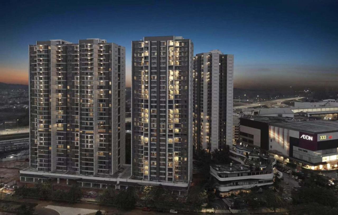 Sky House BSD 3 Bedroom 70m2 View Pool Dan Garden - B&B Samporo