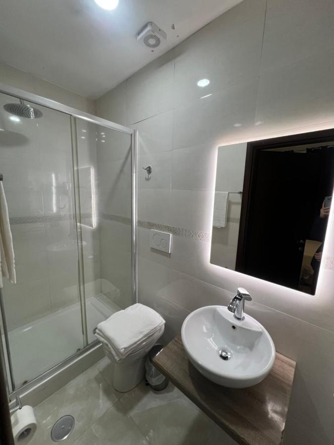 Triple Room with Private Bathroom