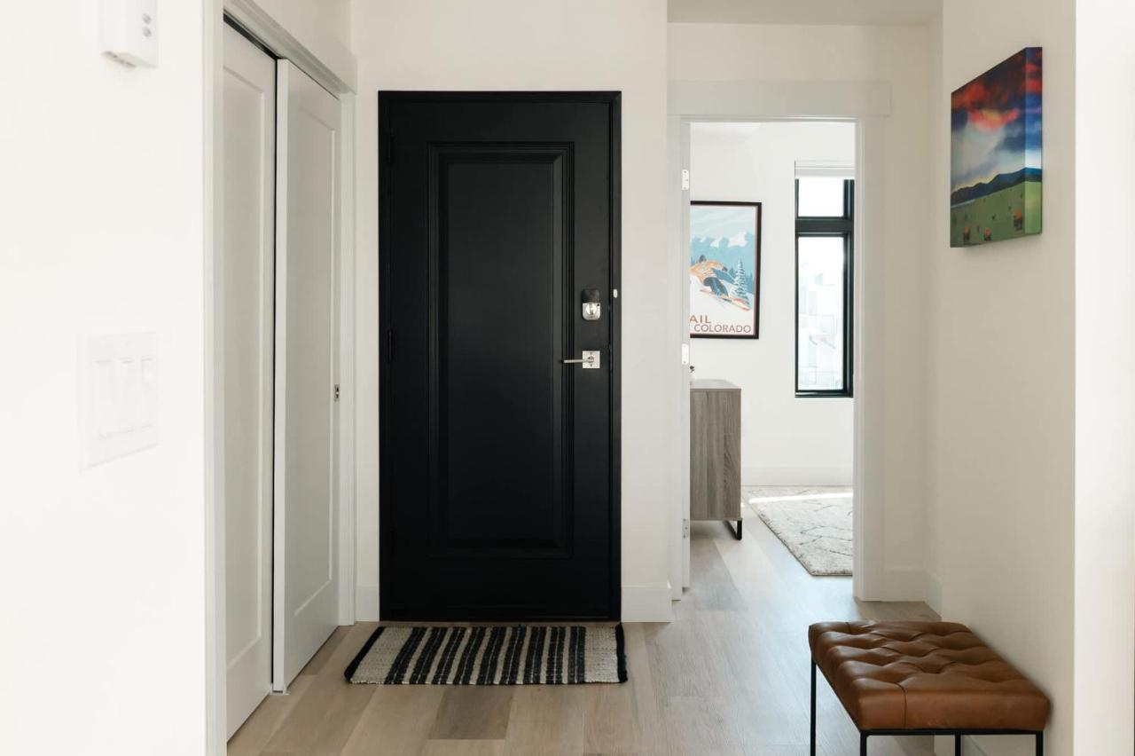 Chic Silverthorne Condo with Rocky MTN Vista Views - Ferienwohnung Silverthorne