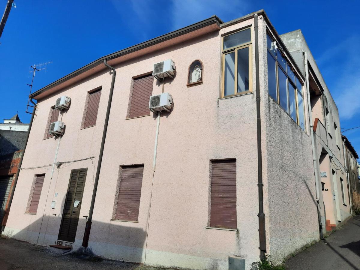 Domu Asquer 5 - B&B Fluminimaggiore