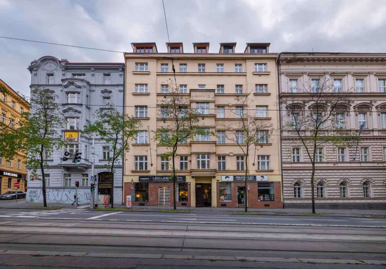 Design Apartments close to Wenceslas Square with AC - Chambres d’hôtes Prague