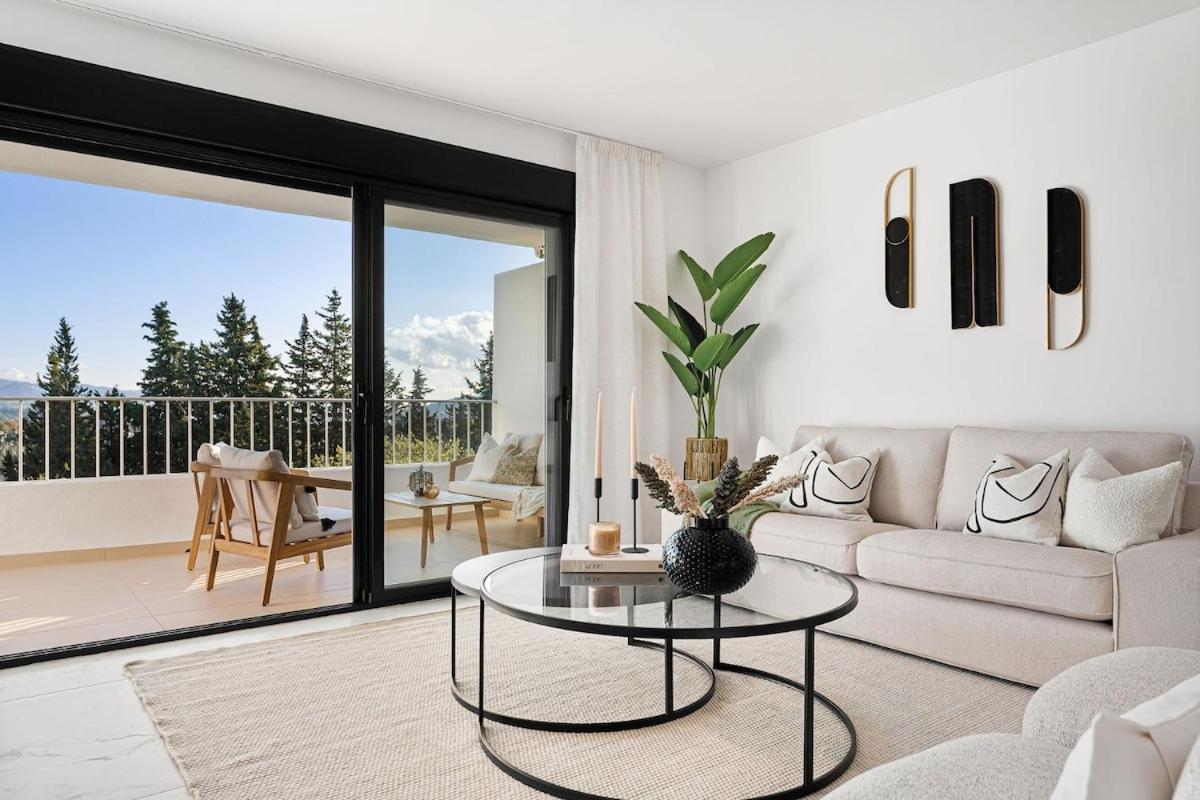 MARBELLA HOME RENTALS - Puerto Banus, 3BR Apartment, sea & mountain views - Chambres d'hôtes Marbella