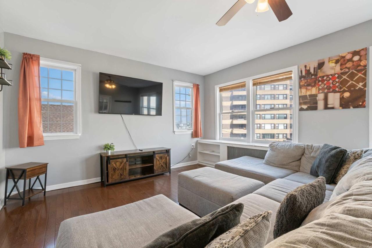 Escape to Raleigh Ave 3 Steps from the Beach - B&B
