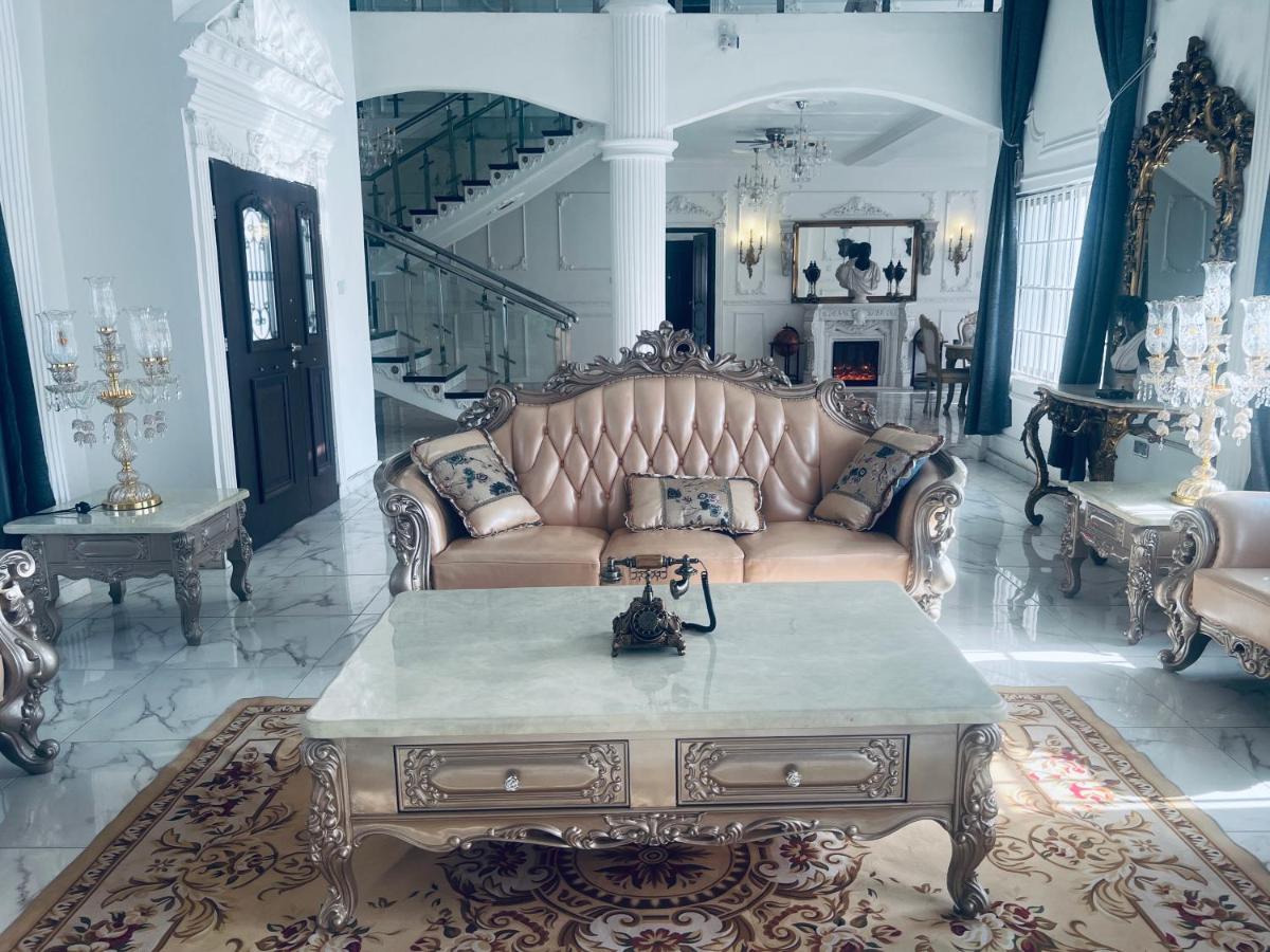 The Peacock Mansion - B&B Kumasi