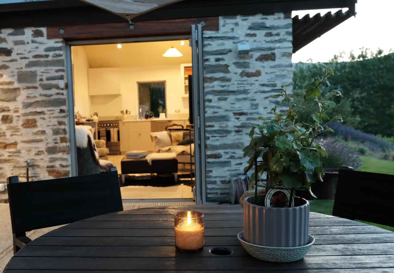 Bannock Brae Vineyard Cottage - Bed and Breakfast