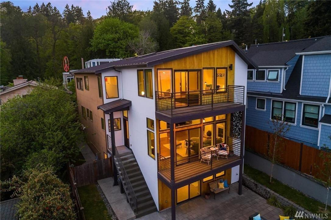 Paradise Perch - Luxury 4000 sqft house, amazing views and location - B&B