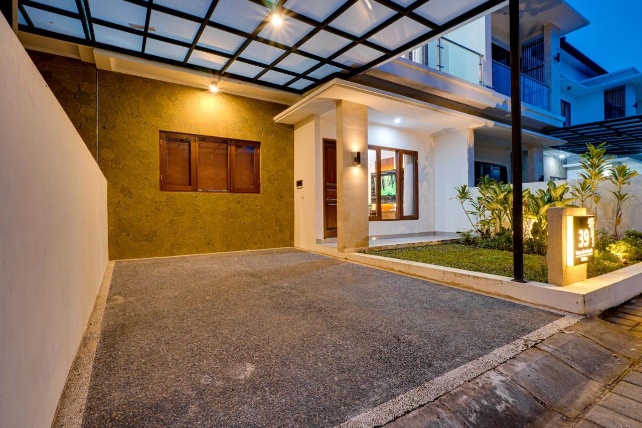 Villa Boswellia Seminyak near Double Six Beach - B&B