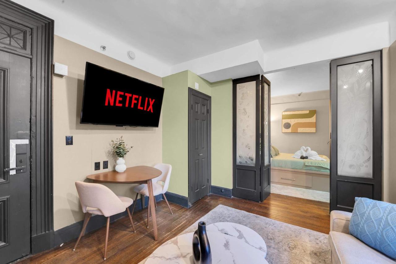 Centrally Located APT in NYC Walk to Time Square - B&B