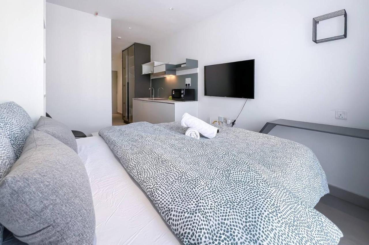 DK Impian Luxury Condominiums, Subang Airport - Smarthome - B&B Shah Alam