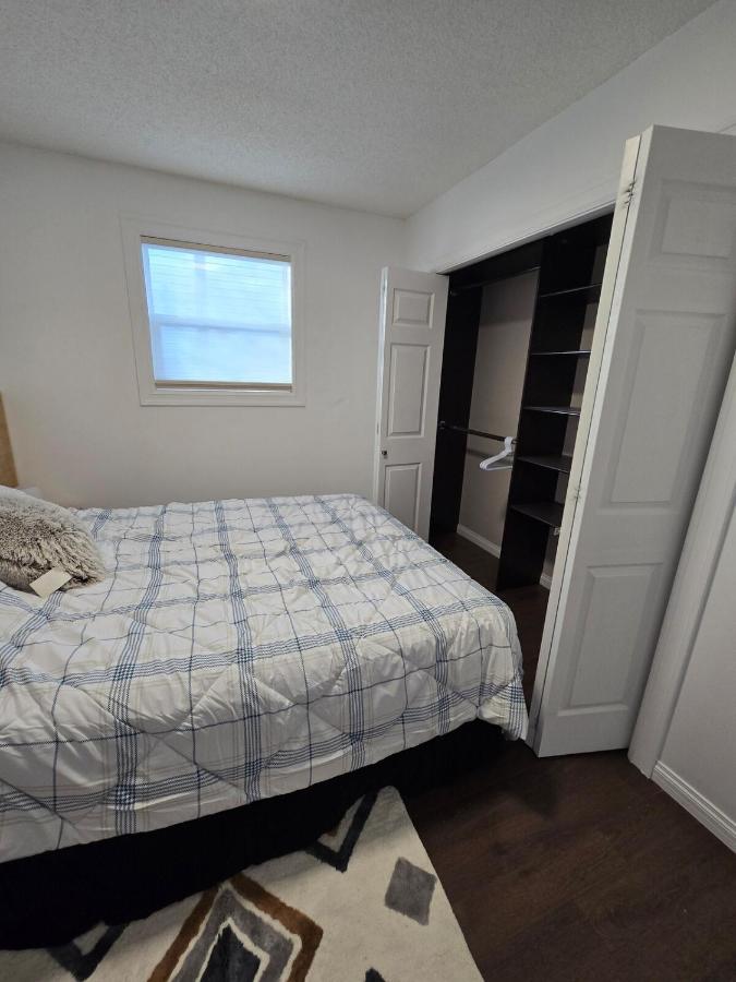 Full House - Main Floor - B&B Regina