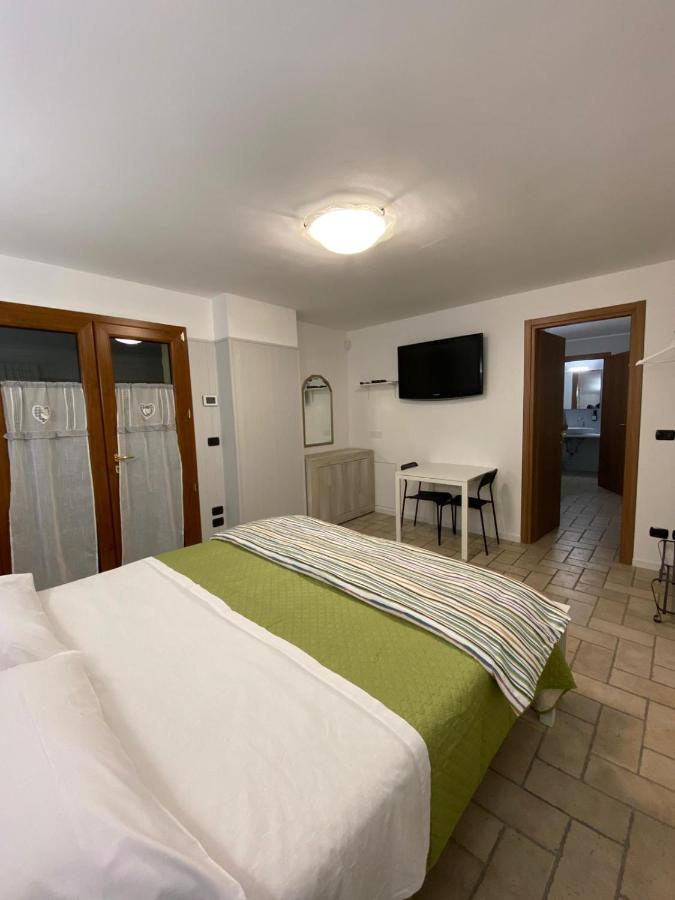 Doppel- oder Zweibettzimmer