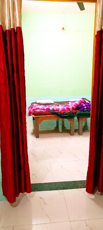 Deluxe Double Room (2 Adults + 1 Child)