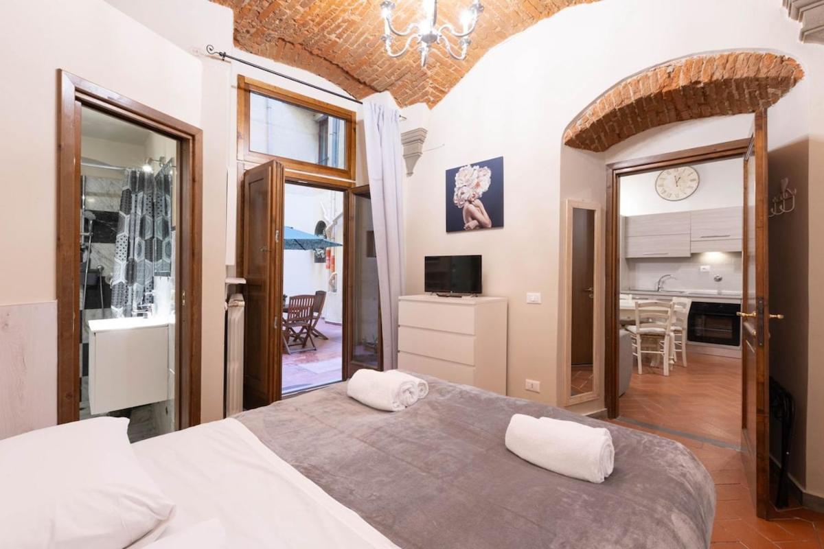 Private garden central apartment - Ferienwohnung Florenz