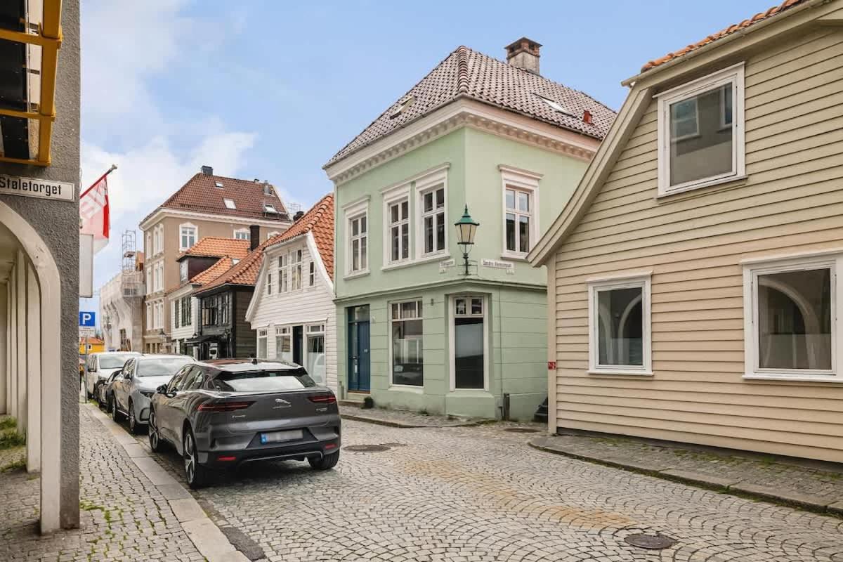 Dinbnb Apartments I Cobblestone Streets 350m from Bryggen & Fløybanen! - B&B Bergen