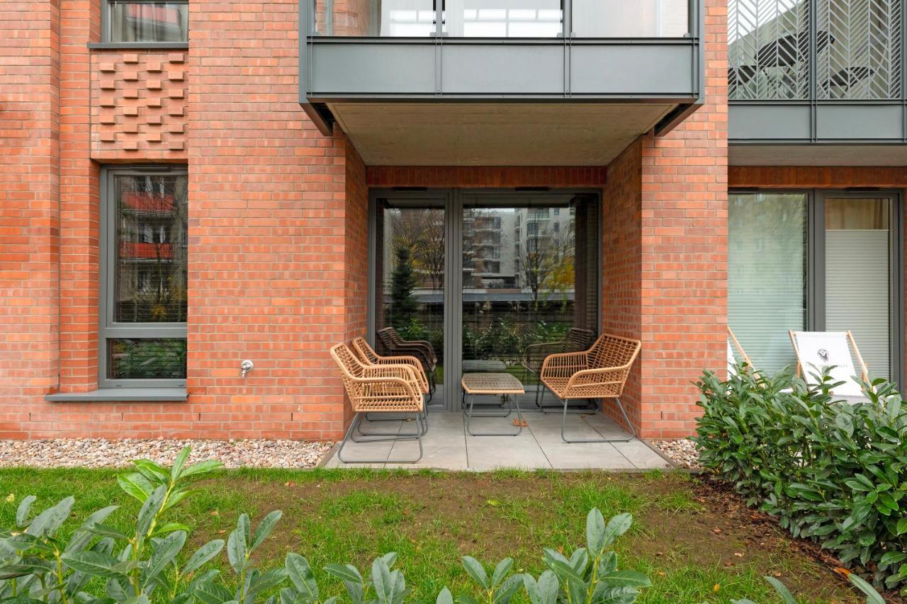 Deluxe One-Bedroom Apartment