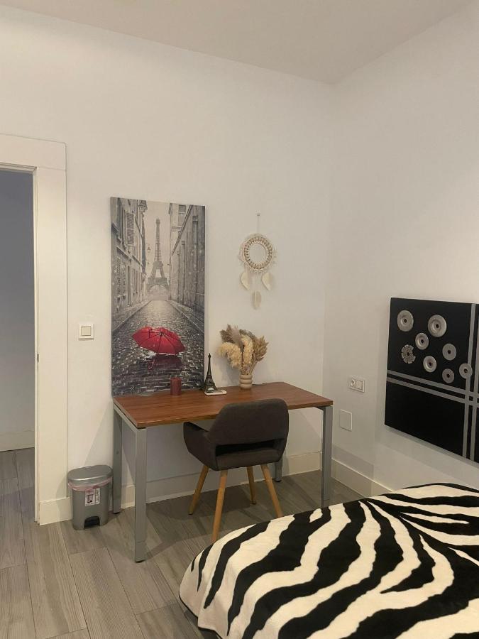 Una habitación en un piso muy centrico y moderno en Málaga - Room in a centric and modern apartment in the heart of Málaga - B&B