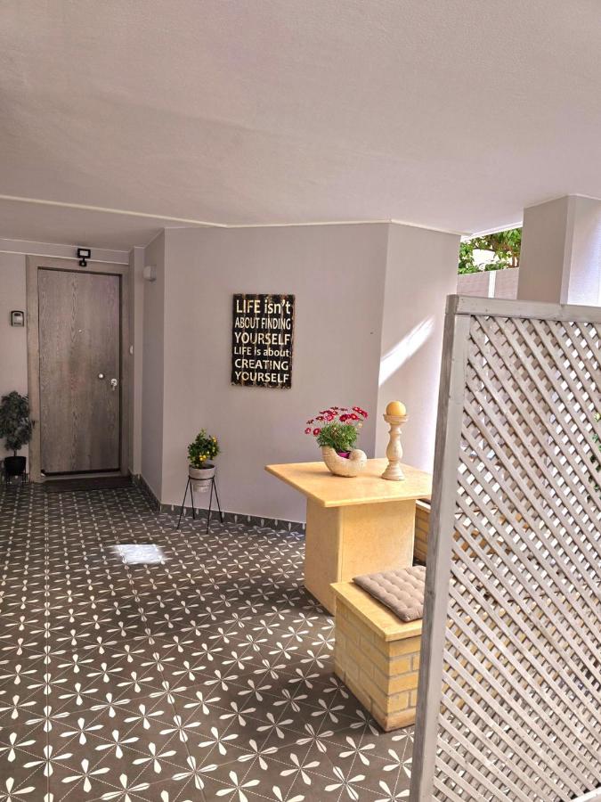 Glyfadas Luxury Design Apartments - B&B Athens