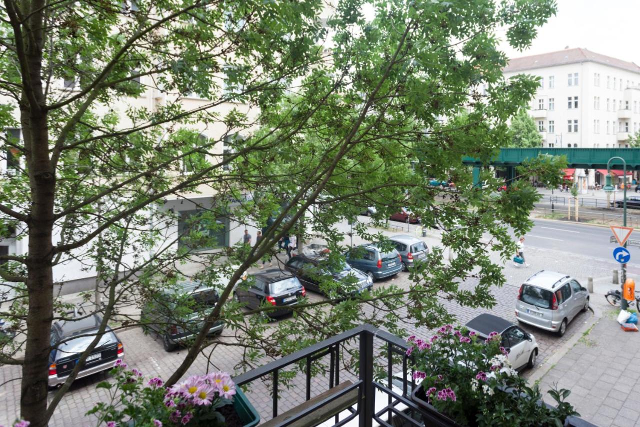 The Paul Loft, big 3 Bed room apartment, 120 m2, group & family friendly, Prenzlauer Berg, ideal for 4 - 8 Guests - Chambres d'hôtes Berlin