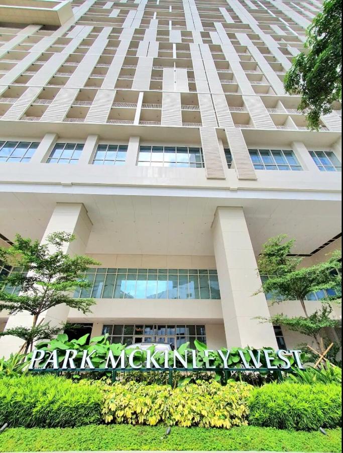 7FF Cozy 1BR Park McKinley West near BGC & Venice Mall - Chambres d'hôtes Manille