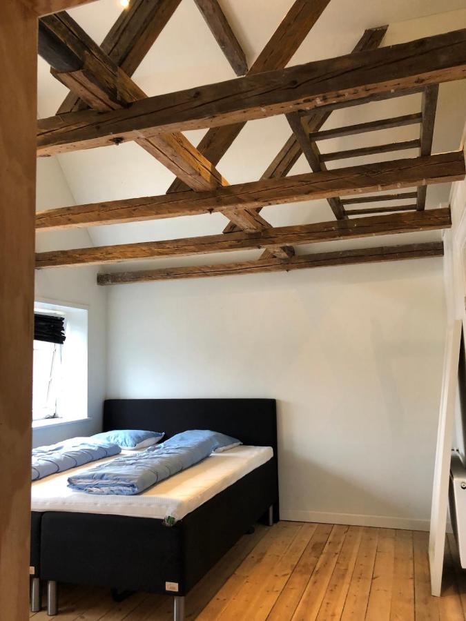Stor villa med privat have - B&B