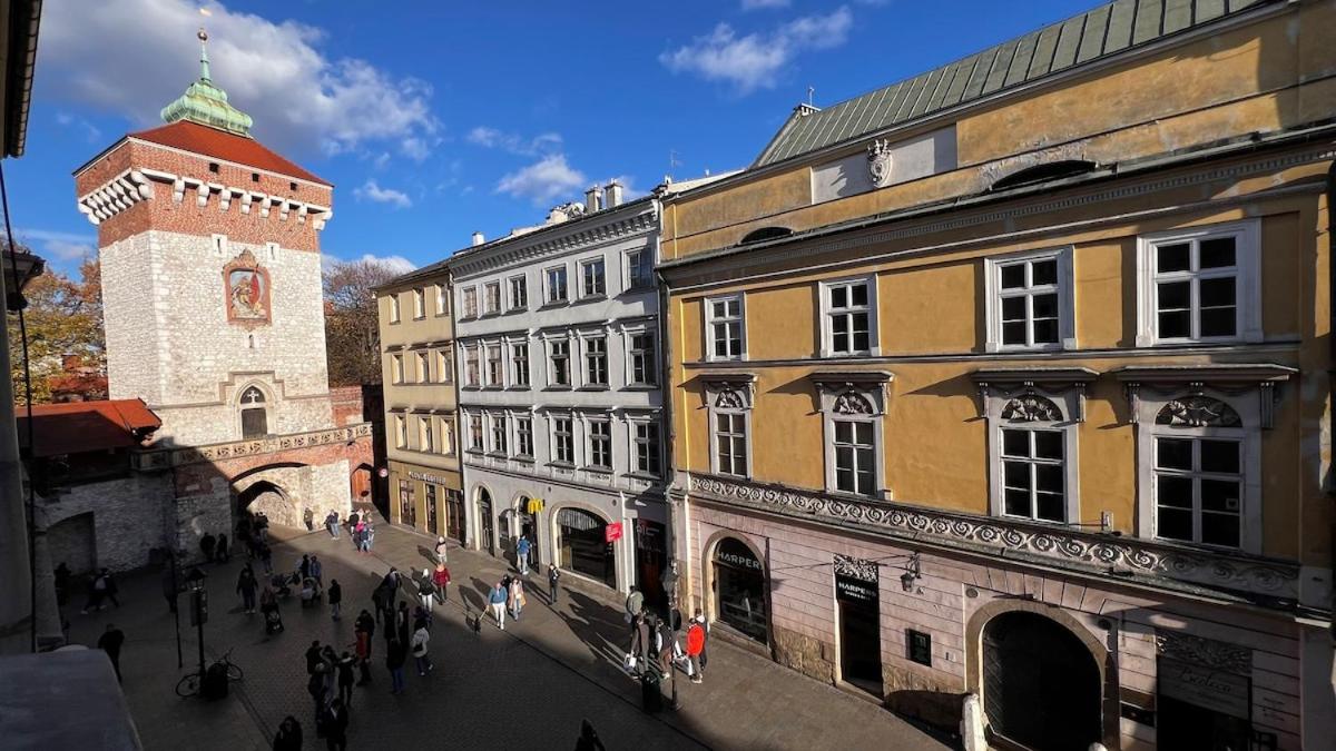 Cinema Apartment with a view of Old Town - Bed and Breakfast Krakau
