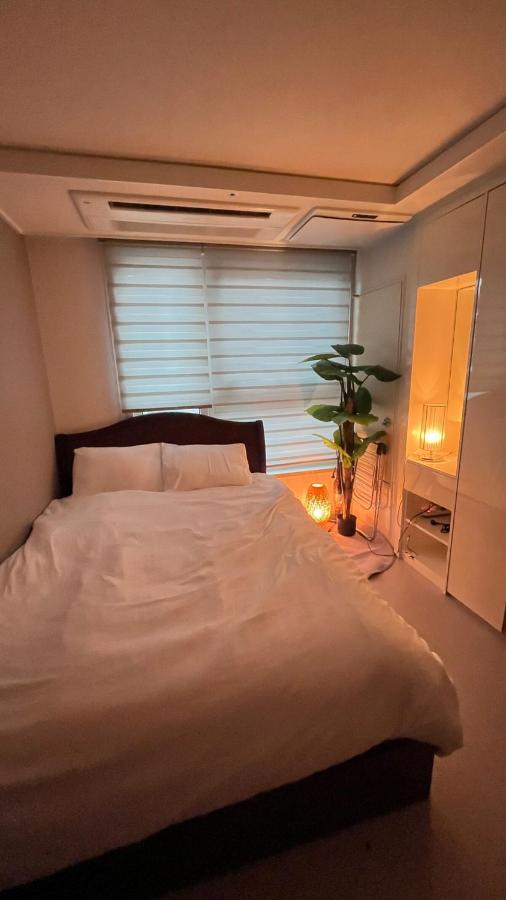 # Hotel Style # Cozy # Gangnam Plastic # Super Station Area # High-rise City View # Airport Bus # Comfort in the City # Gangnam-daero # Chromecast - Ferienwohnung Seoul