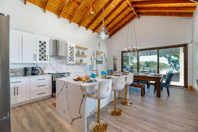 Villa - Beach Front