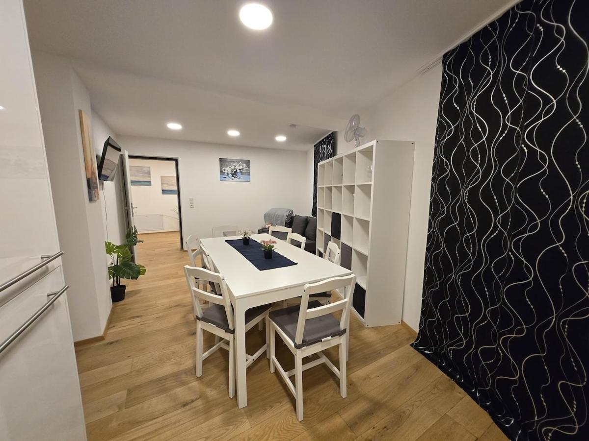 Aldrans Apartment with 3 bedrooms - B&B