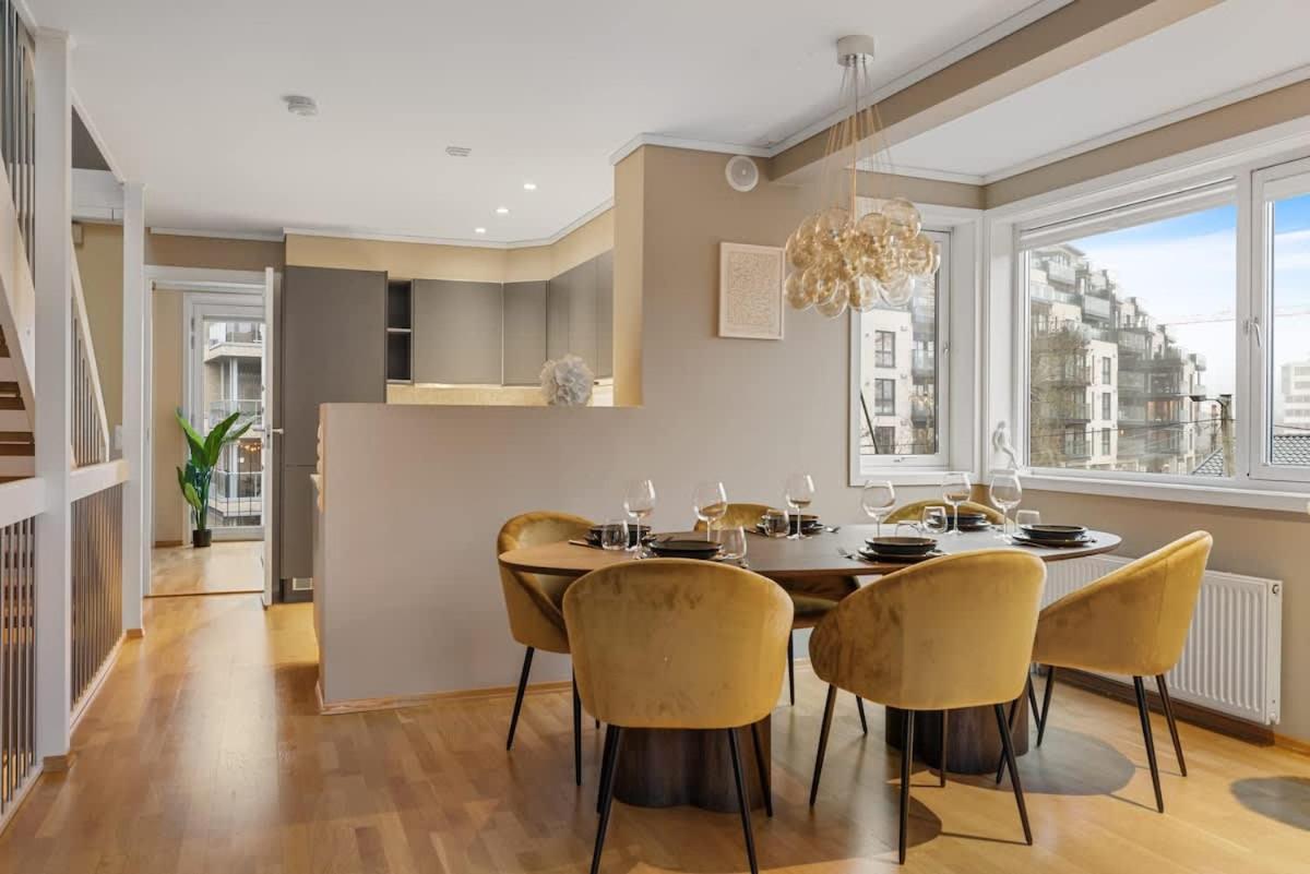 DINBNB HOMES l HIGH-END l 15 min From City Center l Rooftop Terrace - Bed and Breakfast Oslo
