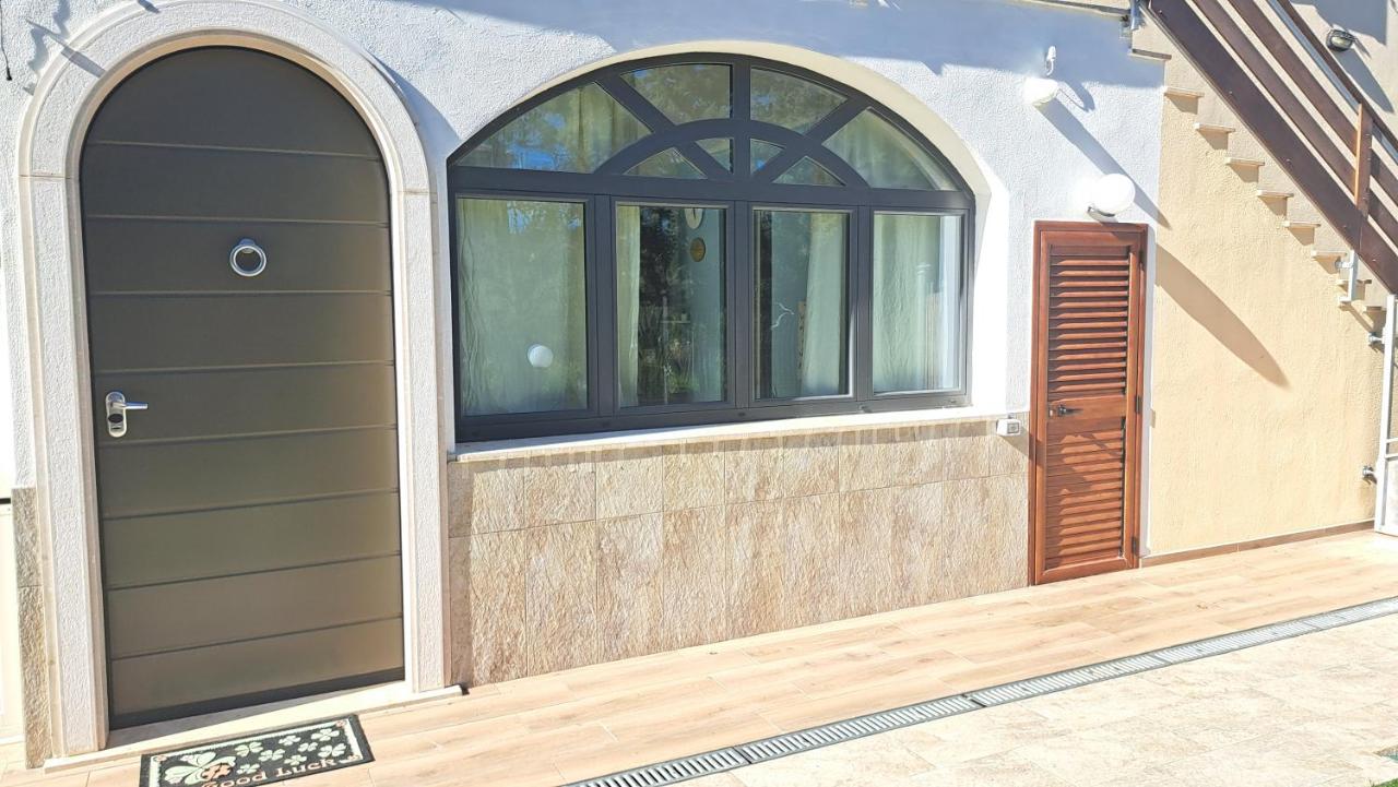Harry's House San Teodoro con piscina privata - B&B San Teodoro