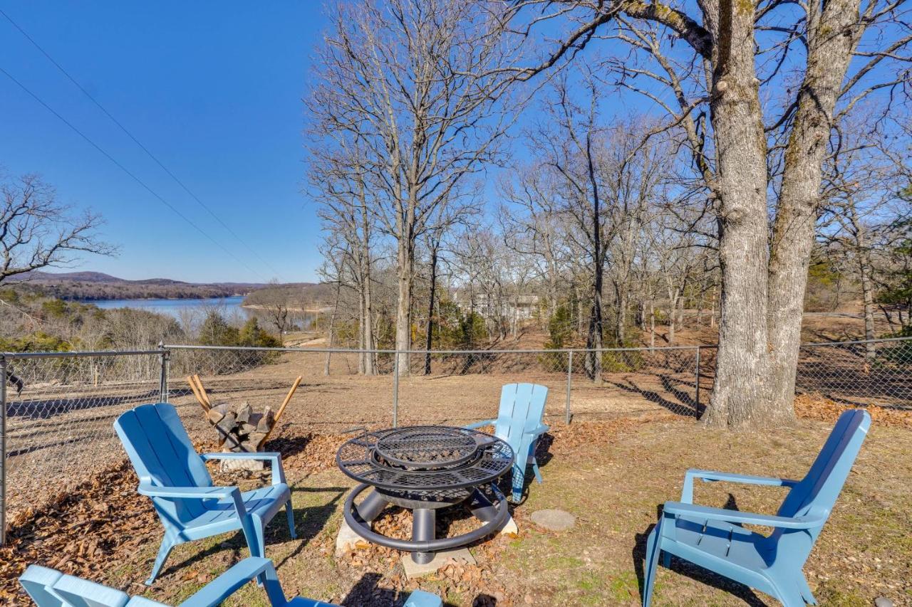 Deck and Lake Views Modern Eagle Rock Gem - Ferienwohnung Eagle Rock
