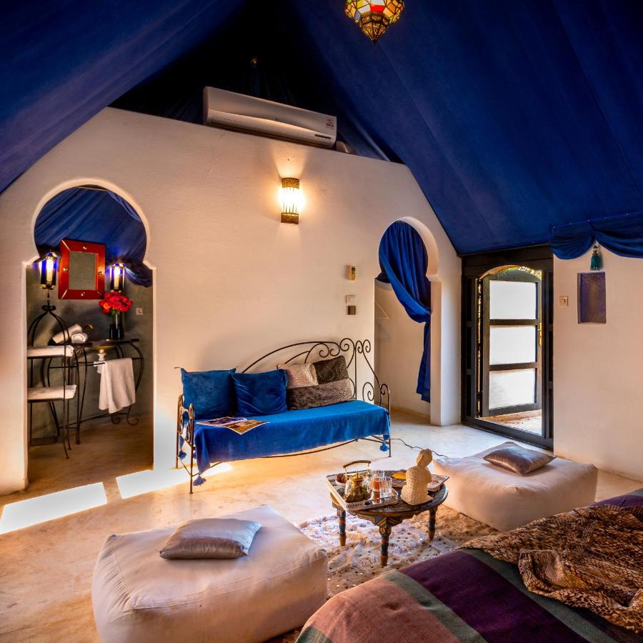 Zweibettzimmer mit Gartenblick