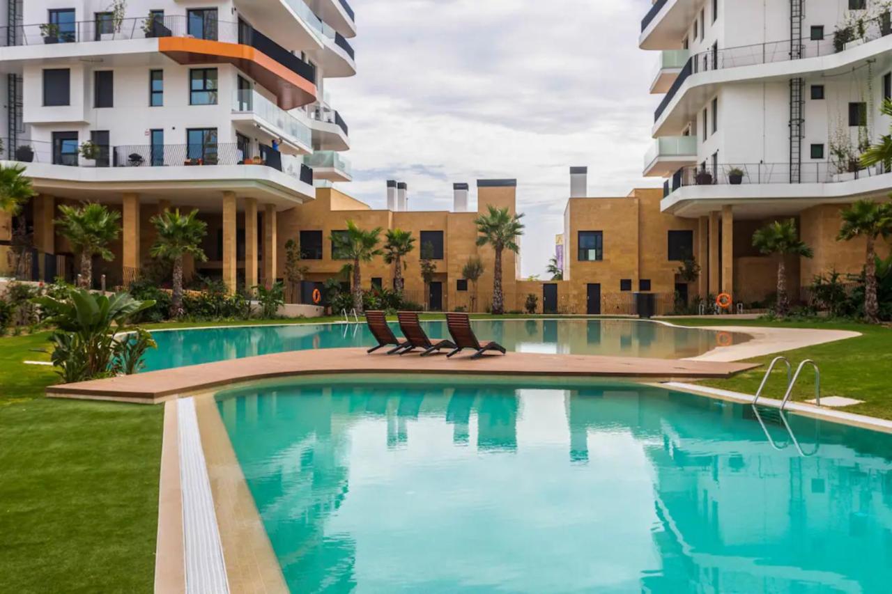 Stylish apartment in Alicante with Seaview, Pool and Spa - B&B