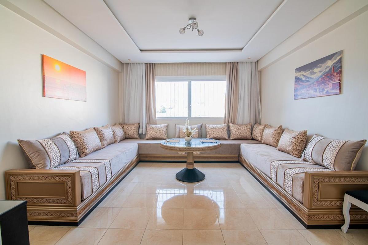 Steps from Top Attractions Apartement in Agadir Center - B&B