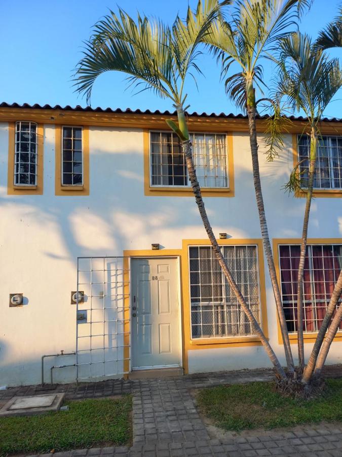 Casa en condominio 2R alberca compartida - B&B