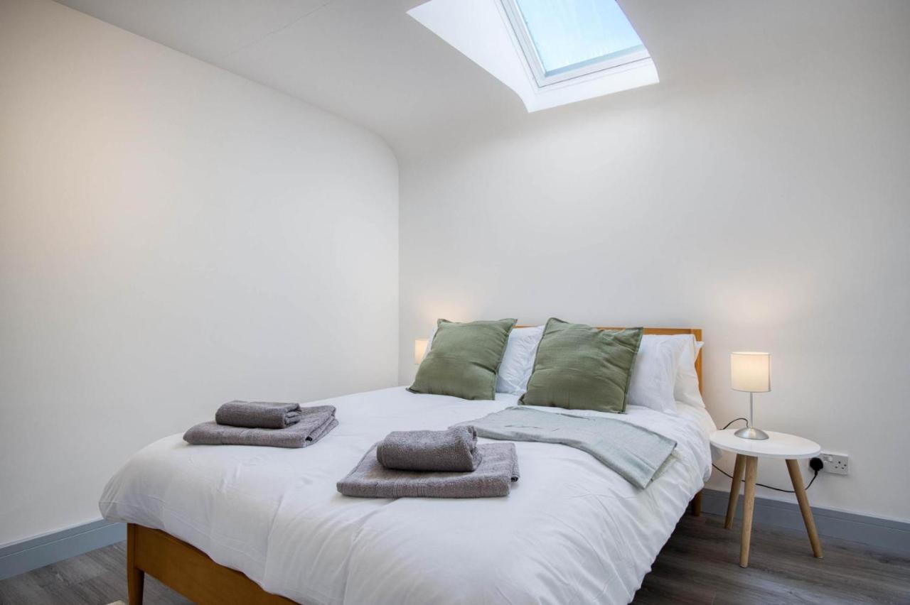 Sandy Steps - 1 Bedroom Apartment - Tenby - Bed and Breakfast Tenby