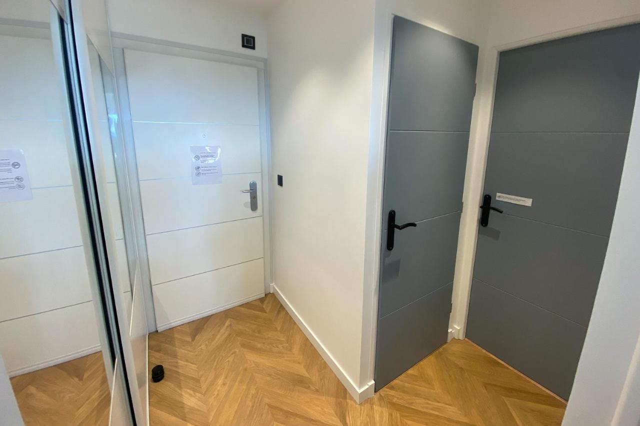 Panorama Stay, Pool, Balcony and Mountain View - B&B Annecy