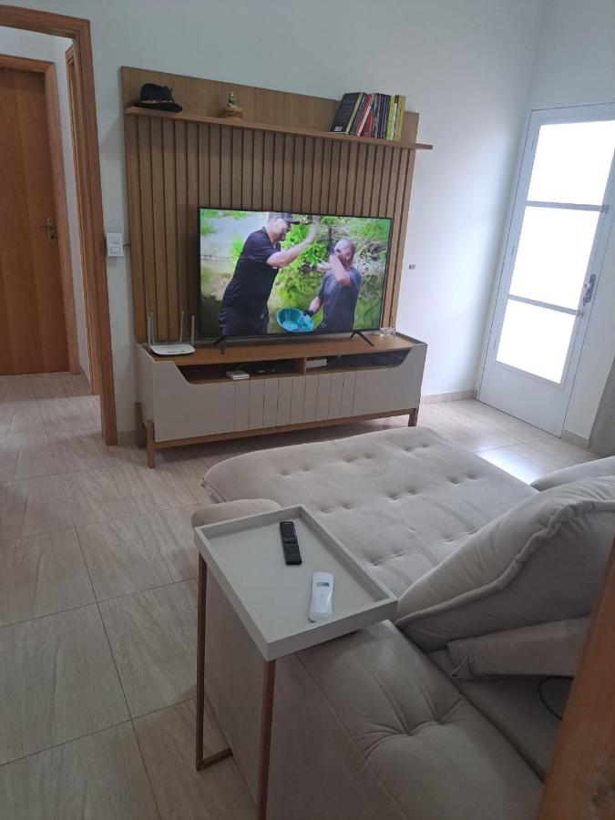 Casa Espaçosa Santa Rita do Sapucai com Quarto Privativo - Chambres d’hôtes