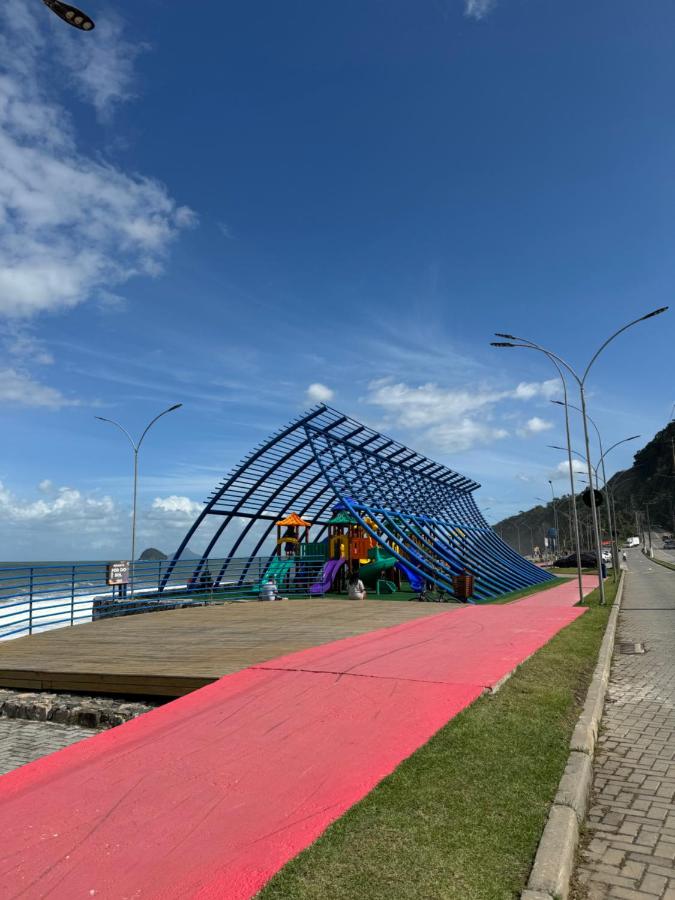 Condomínio pé na areia, super novo e confortável. - Chambres d'hôtes São Sebastião