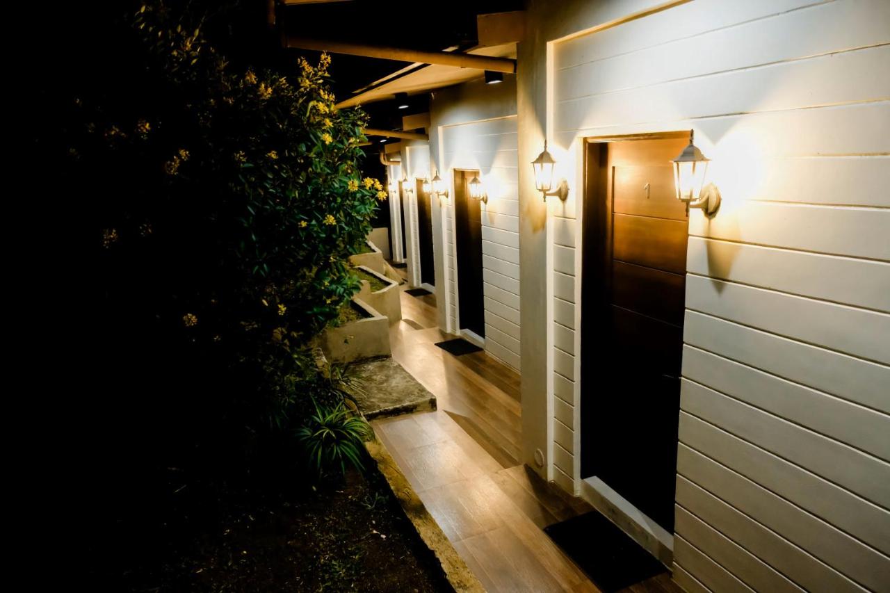 Spacio Caliraya Bed & Breakfast - Chambres d’hôtes