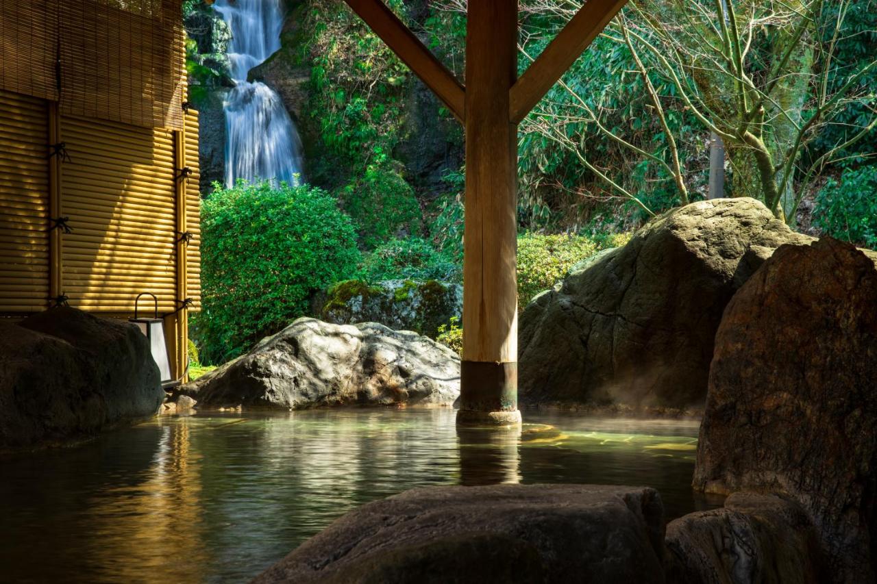 Western-style room with a seasonal Kaiseki dinner and Japanese breakfast